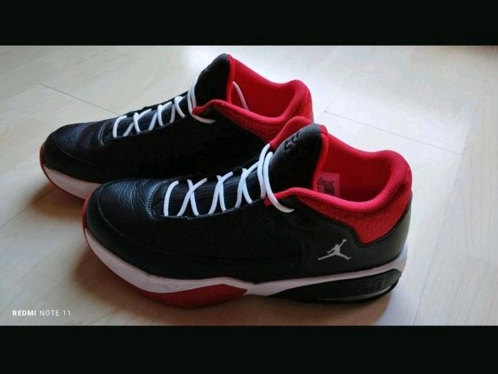 Nike Herrenschuhe  Jordan Max Aura 3- gr. 43 kaum getragen in Marl