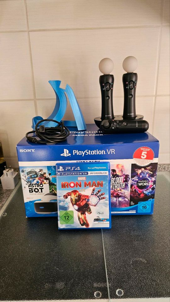 MEGA SET! PLAYSTATION 4 VR INKL.3x MOVE CONTROLLER &SPIEL LESEN! in Hamburg