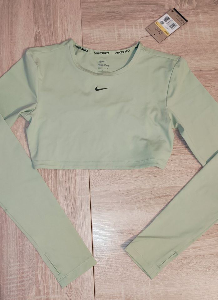 Nike Sport Shirt grün S neu in Saarbrücken