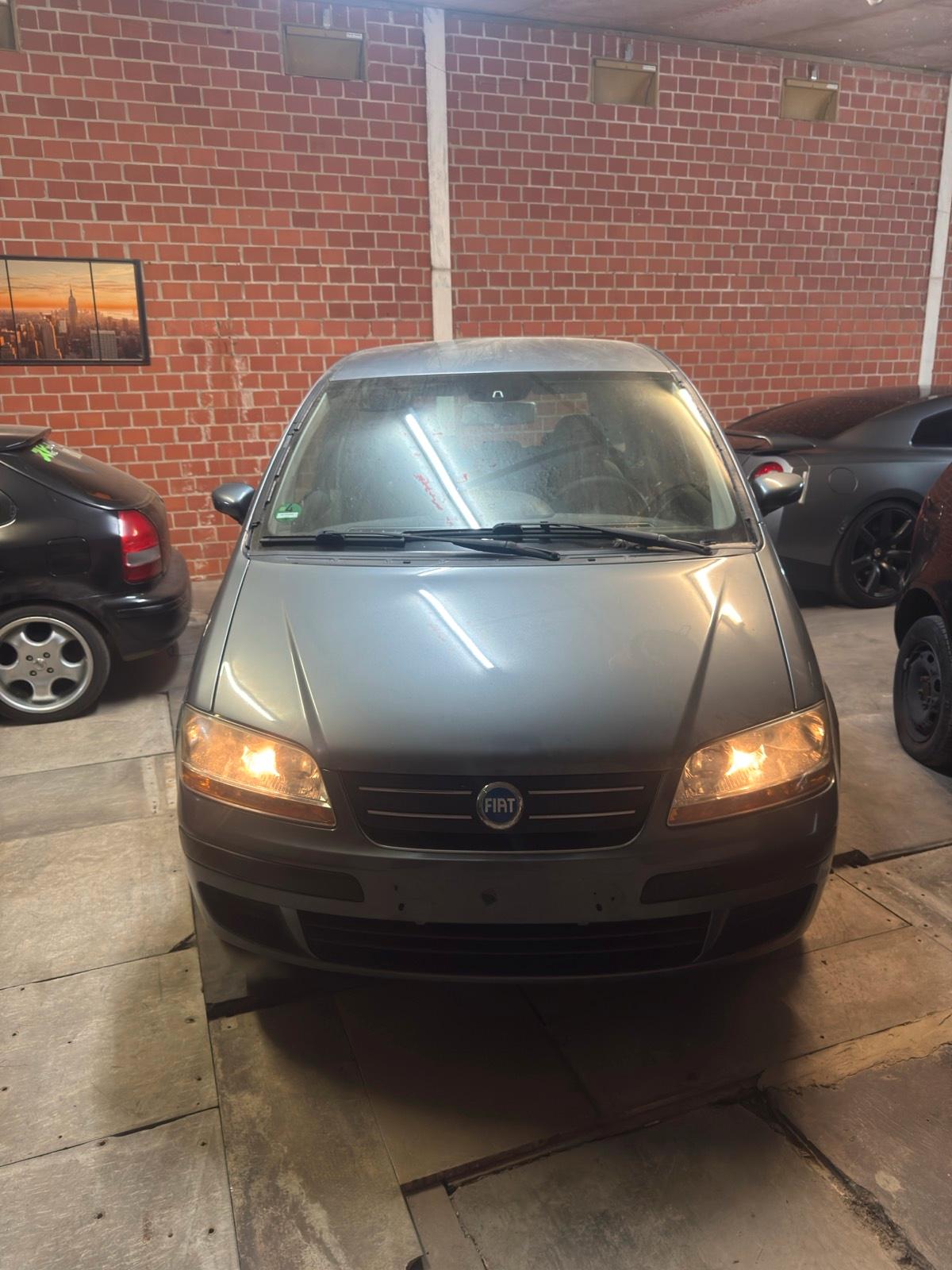 Abbildung des Autos Fiat idea 1.4 16V Emotio…
