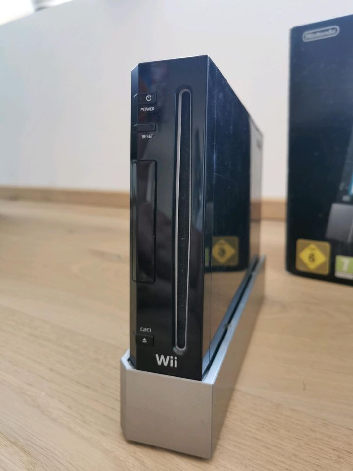 Nintendo Wii Konsole Limited Edition in Originalverpackung in Walheim