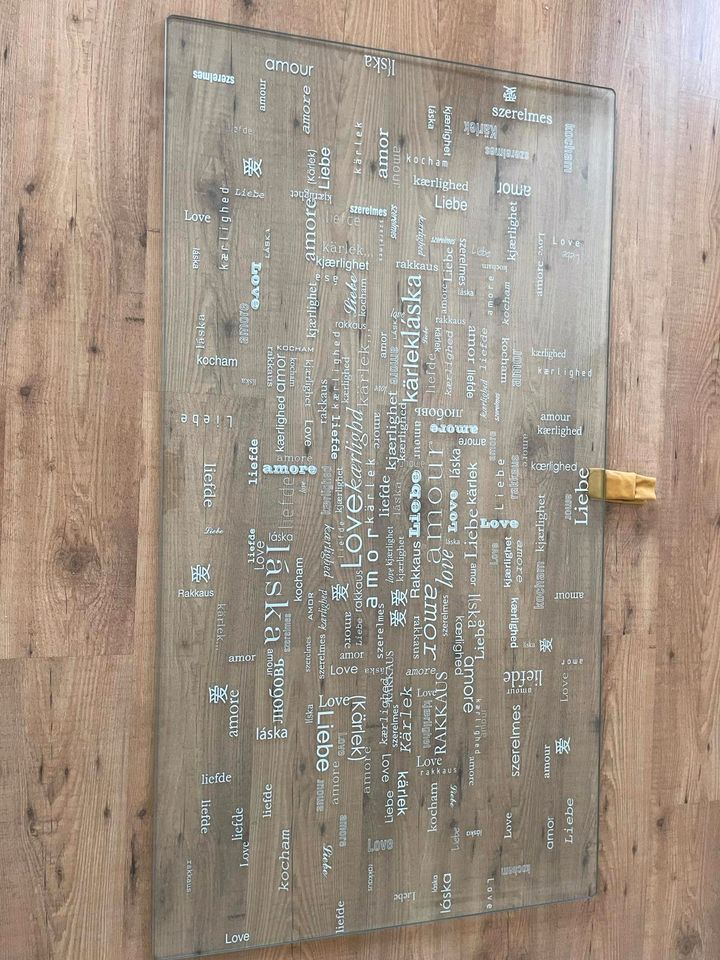 Schreibtisch Glasplatte von IKEA in Isselburg