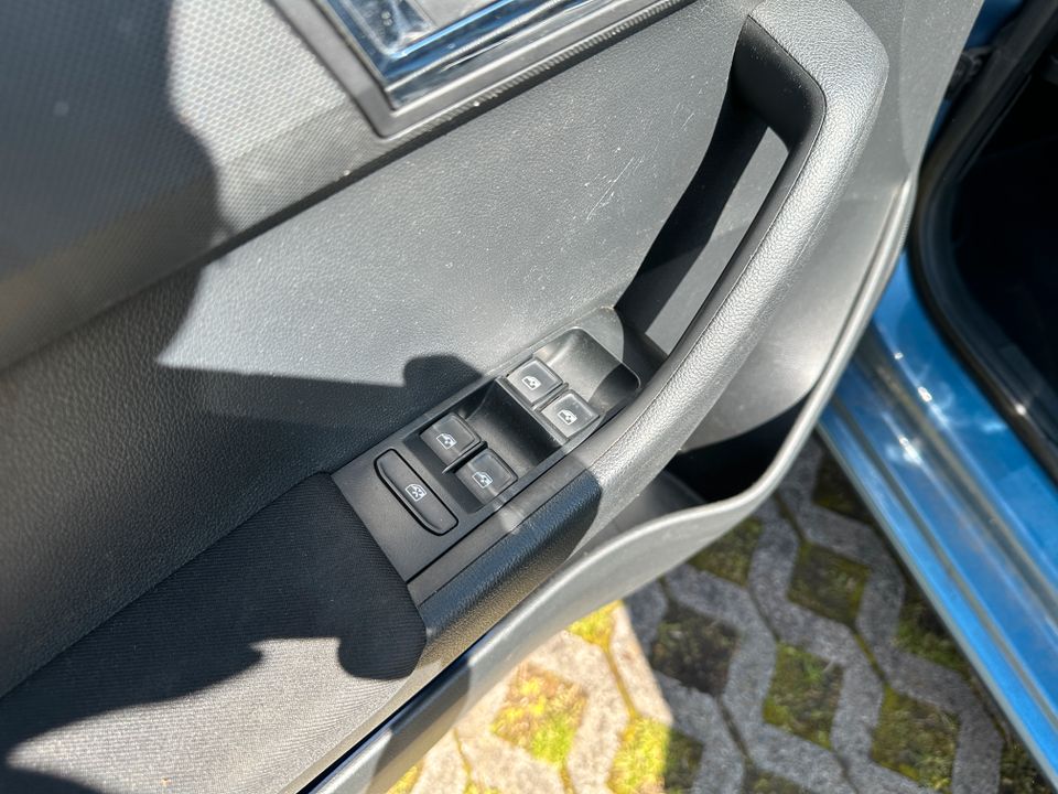 Skoda Fabia Style 1.0 CarPlay, Kamera uvm. Auto kaufen günstig in Saarlouis