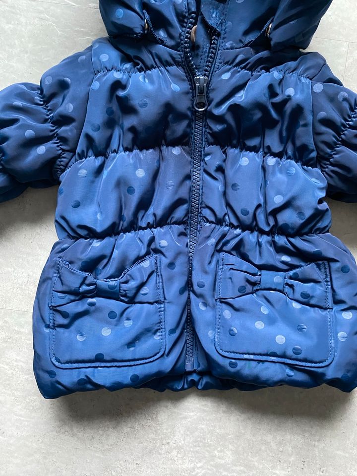Warme Jacke in blau von H&M Gr. 68 in Löchgau