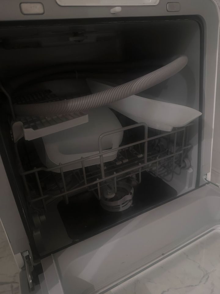 Midea Mini Dishwasher 42 cm Freestanding Table Dishwasher in Osnabrück