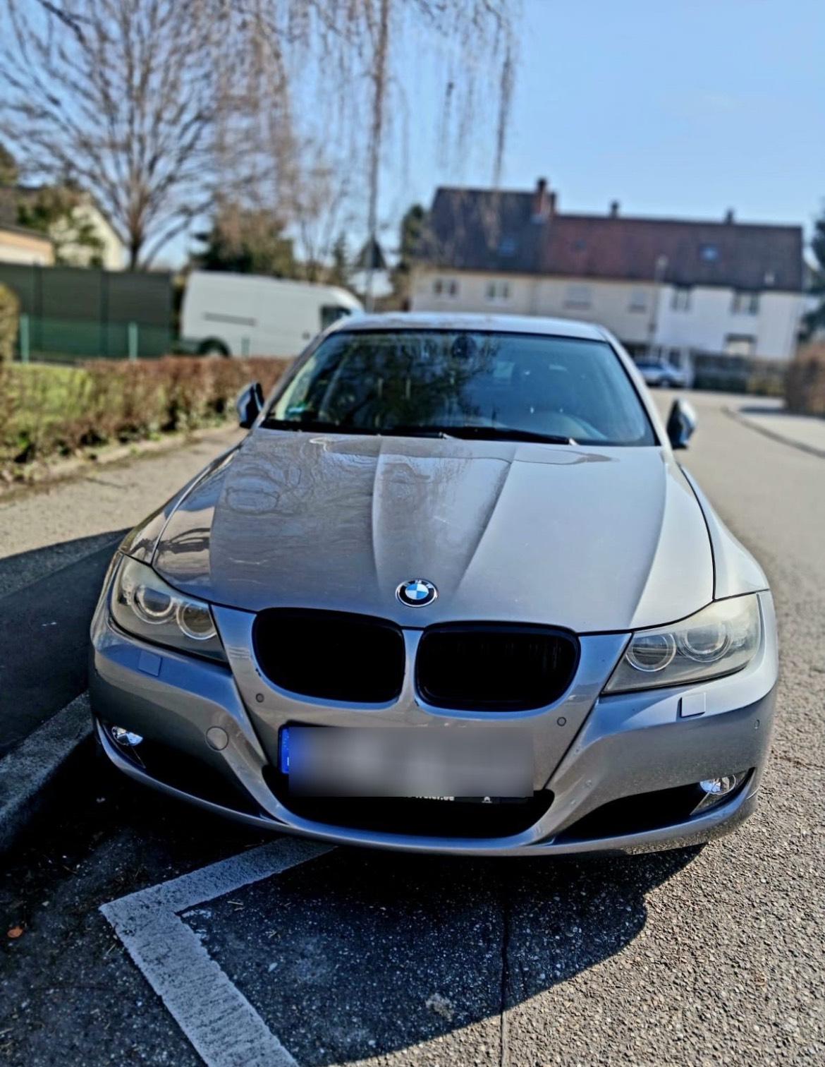 Abbildung des Autos BMW 320d automatische ? …