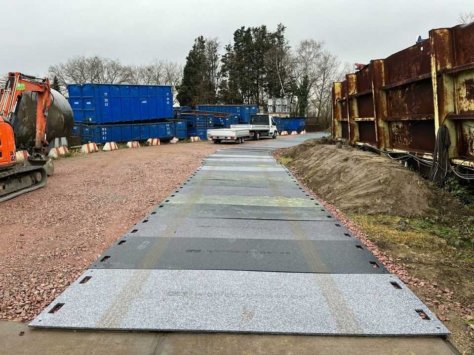 Fahrstraße Baustraße Kunststoffplatten Überfahrplatten Mieten in Bocholt