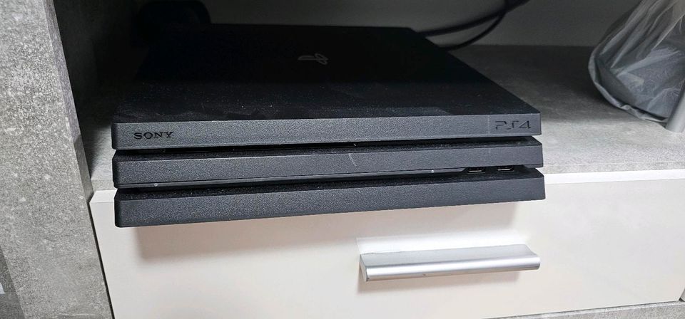 Ps4 pro 1TB in Mühlhausen