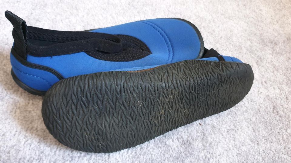 Aquaschuhe Neoprenschuhe Wasserschuhe in Glinde