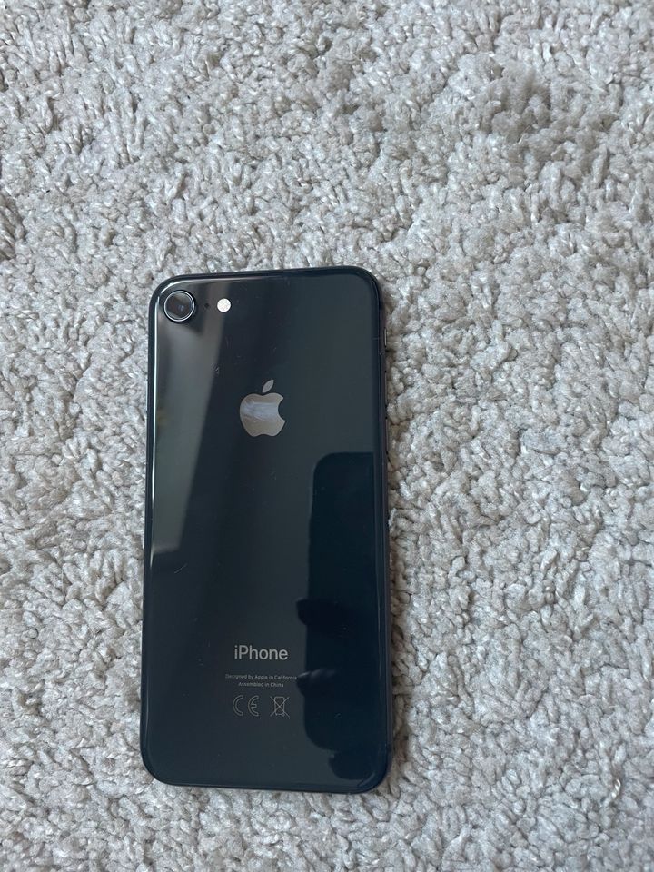 iPhone 8 256GB guter Zustand Schwarz Grau in Gerolstein