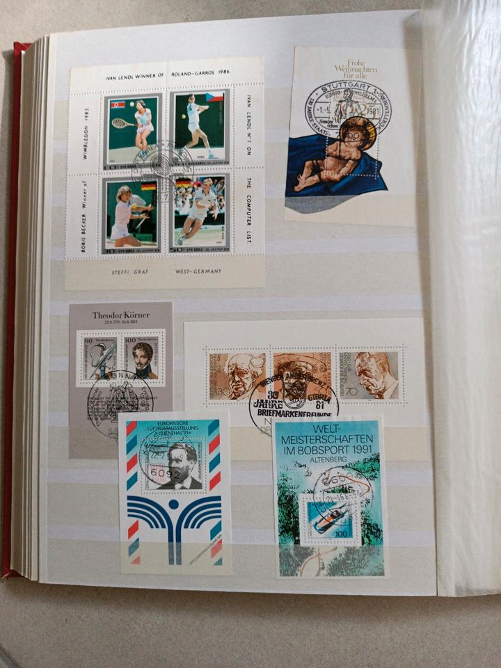 Briefmarkenalbum mit Briefmarken in Aulendorf