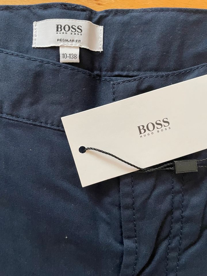 Hugo Boss kurze Hose, neu mit Etikett, dunkelblau in München