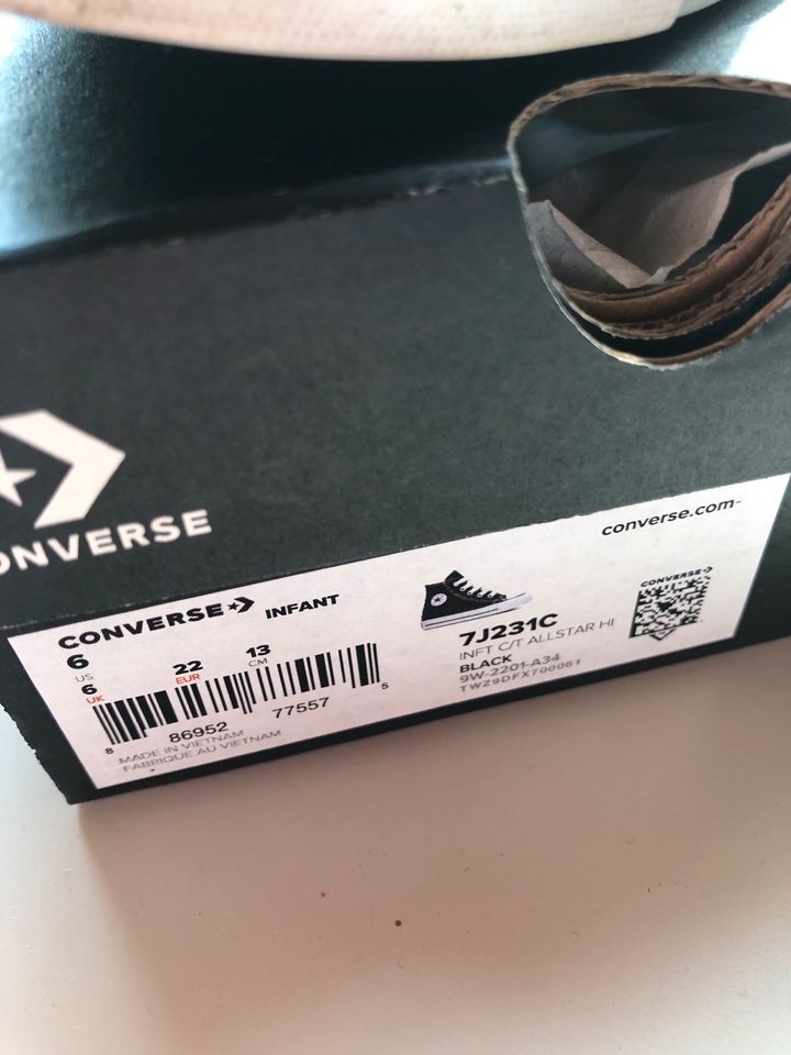 Converse (sehr guter Zustand) in Deutsch Evern