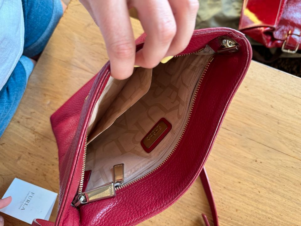 Handtasche Umhängetasche Furla in Simbach