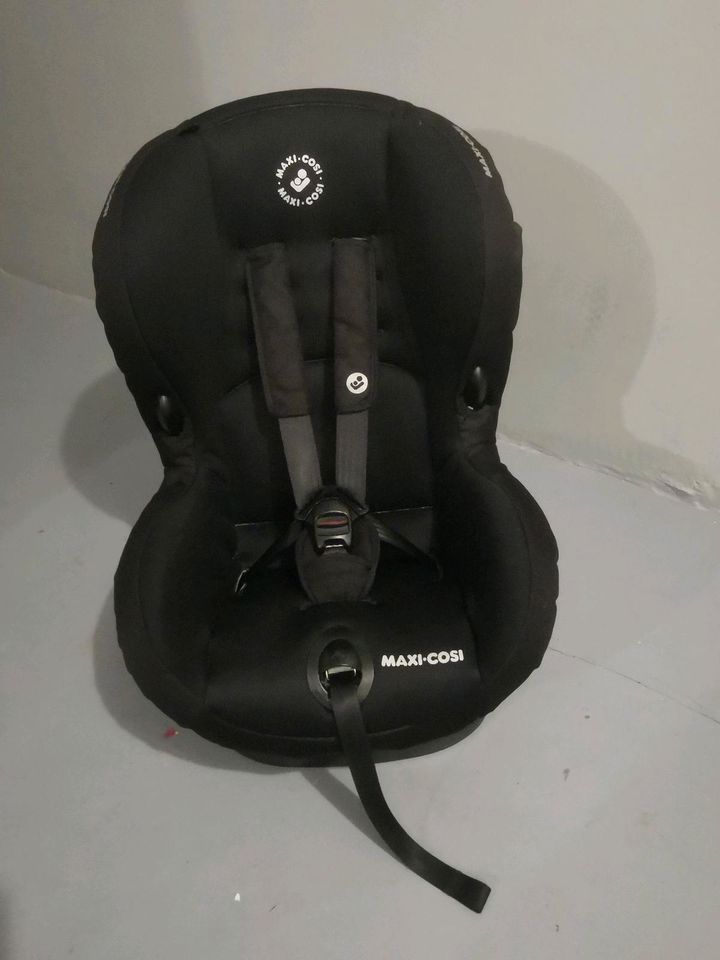 Maxi Cosi ohne IsoFix in Berlin