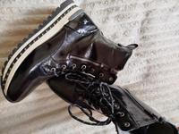 Mustang Boots, schwarz, Lack, Gr. 41 Nordrhein-Westfalen - Mülheim (Ruhr) Vorschau