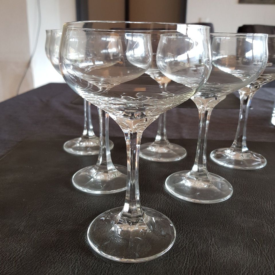 6 Champagner Gläser, Dessert Schalen in Bestwig