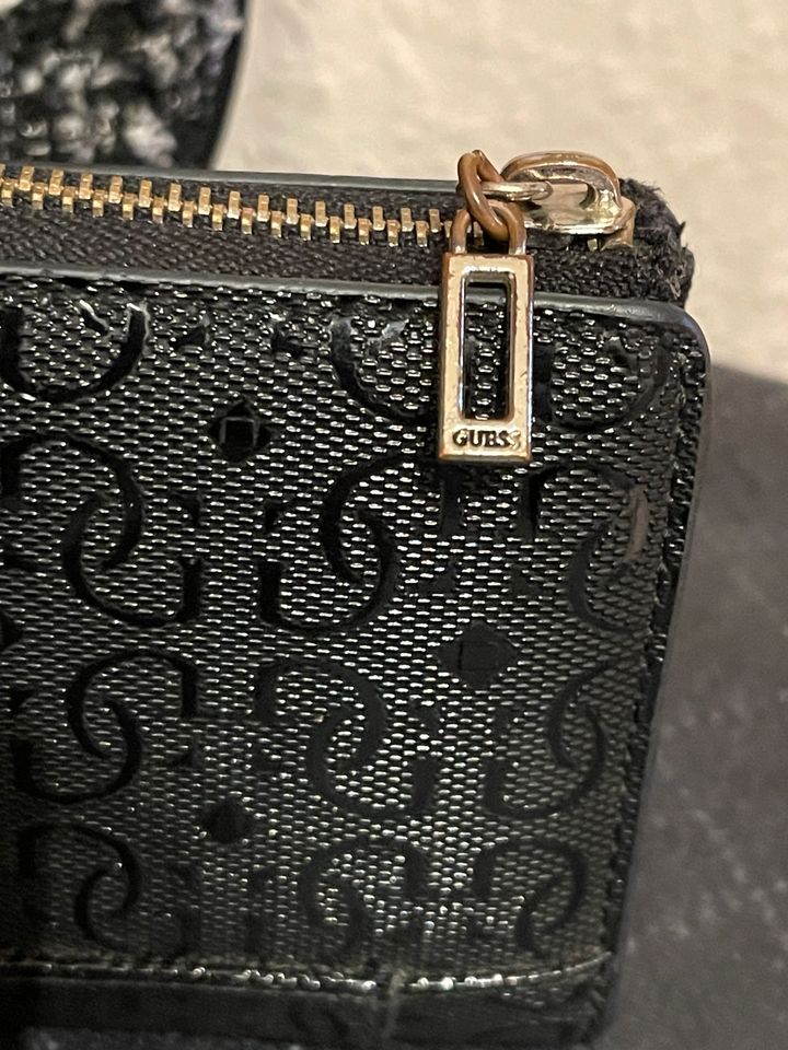 Guess original Geldbörse Groß Schwarz Logo Monogramm in Unna