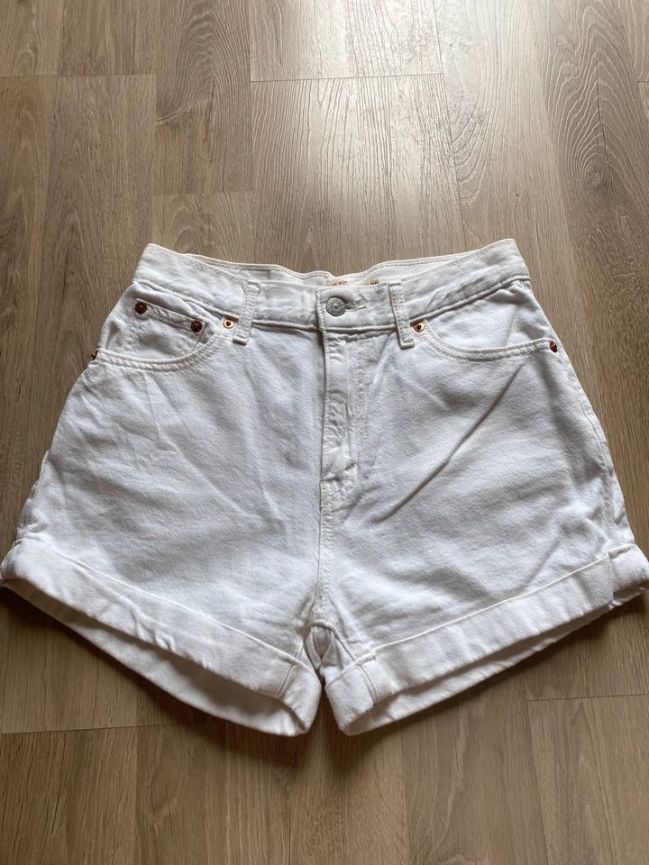 Levis A-Line Mom Jeans Shorts weiß in Worms