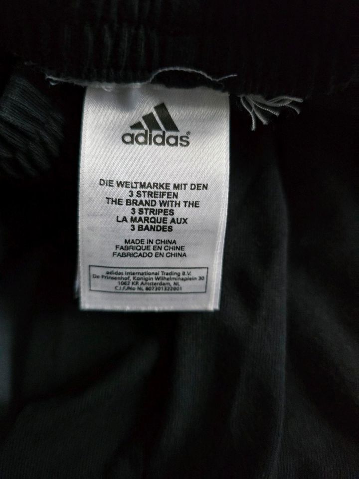 Adidas Short Gr.158 (Box9) in Dortmund