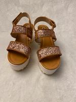 Sandalen bronze glänzend Gr. 39 wNEU mit Absatz Plateau Düsseldorf - Unterrath Vorschau