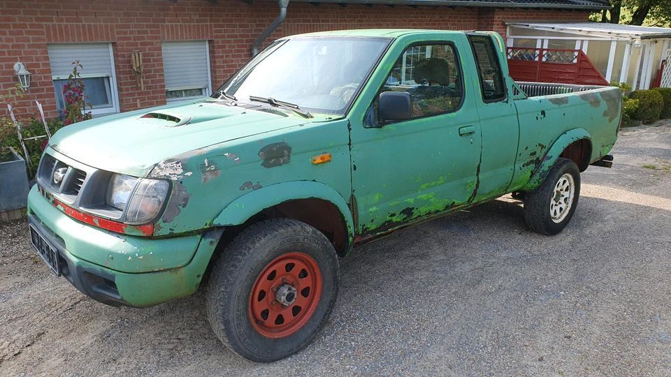 Nissan Pickup MS22, Diesel King CAB in Leichlingen