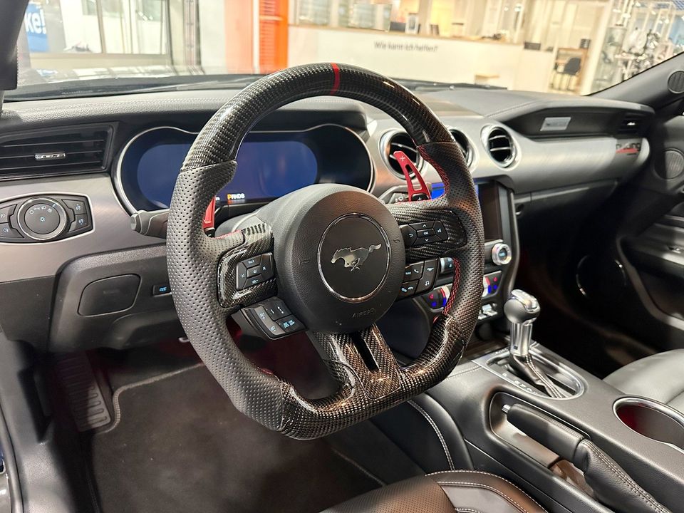 Mustang GT Carbon Lenkrad Pre Facelift in Duisburg