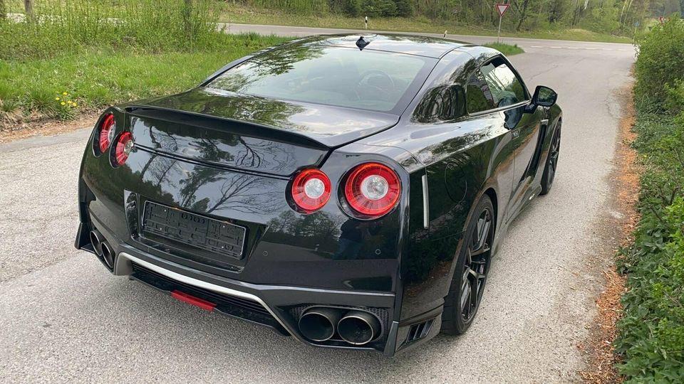 Carbon Heckklappe Spoiler Duckbill für Nissan GTR R35 1399€*VB in  Brandenburg - Zehdenick | Tuning & Styling Anzeigen | eBay Kleinanzeigen  ist jetzt Kleinanzeigen