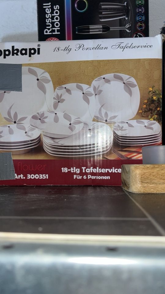 Geschirr aus Porzellan für 6 Personen in Bremen