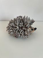 Dekofigur Igel braun weiß / Igelfigur Weihnachtsdeko / Winterdeko Hessen - Hanau Vorschau