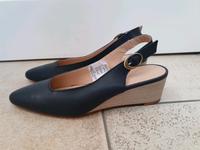 Neu HEINE Riemchensandale 37 blau Leder Pumps Plateau Sandale Bayern - Landshut Vorschau