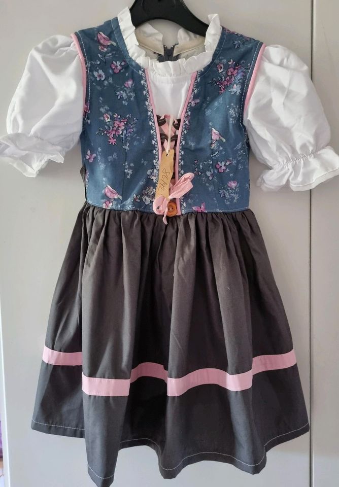 DIRNDL FÜR MÄDCHEN 86/92 in München