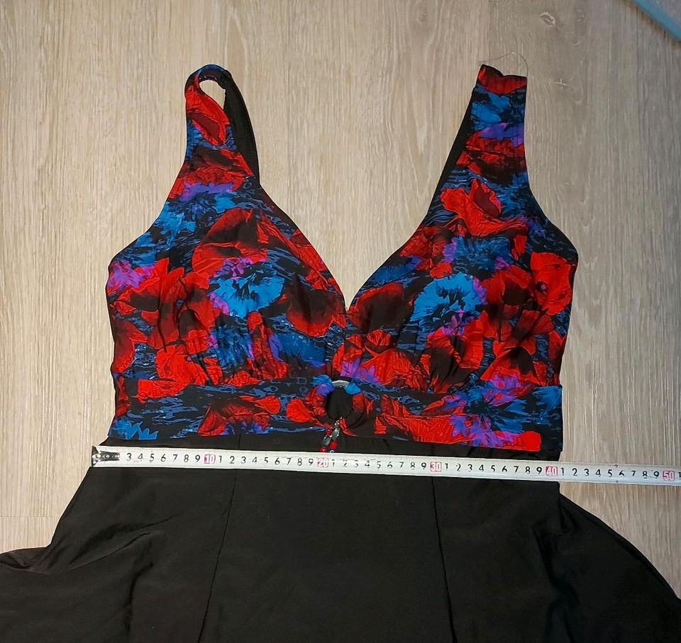 *NEU* POPKEN Badeanzug schwimmanzug schwarz rot blau floral 48 in Fulda