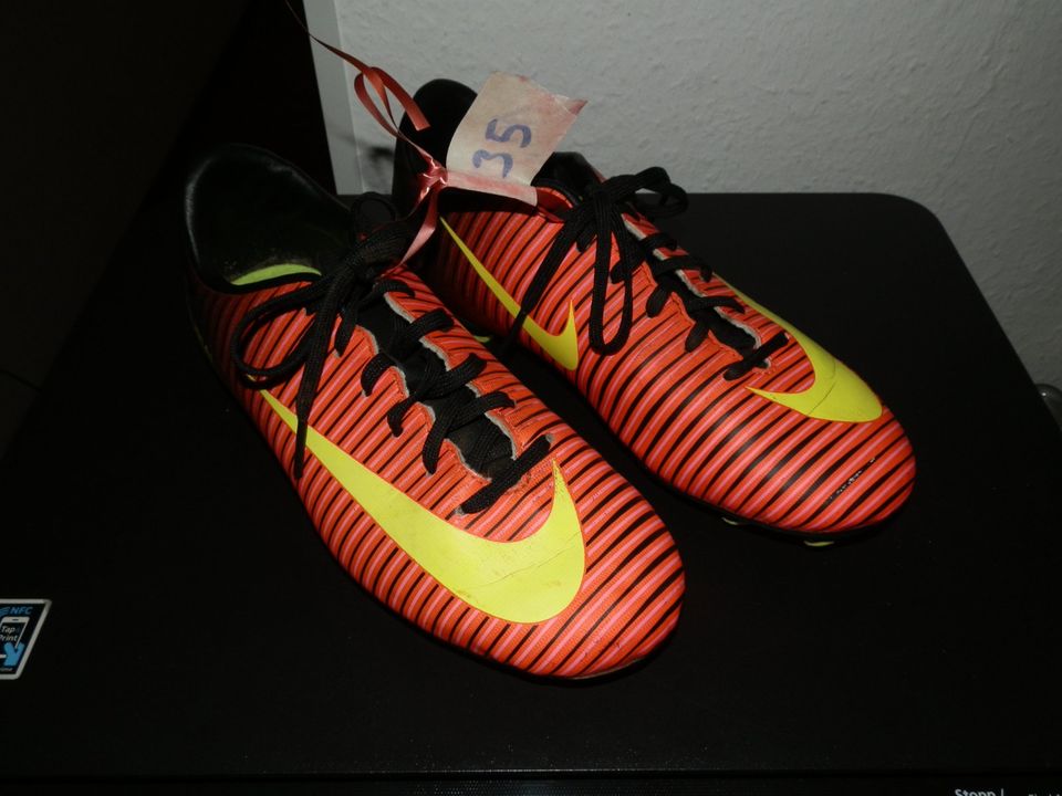 NIKE Mercurial Stollen Fußball Schuhe in Gr. 35 in Oldendorf (Luhe)