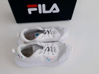 Fila Turnschuhe Sneaker Stoff weiß - Gr. 33/34 -Sommer Baden-Württemberg - Sindelfingen Vorschau