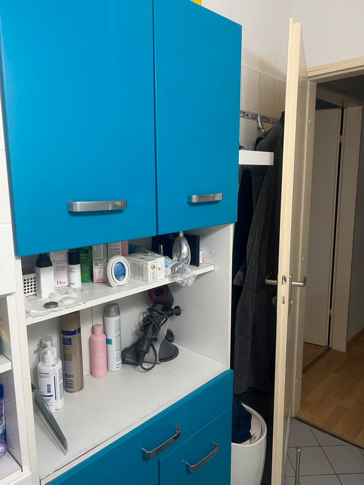 Badezimmer Schrank in Berlin