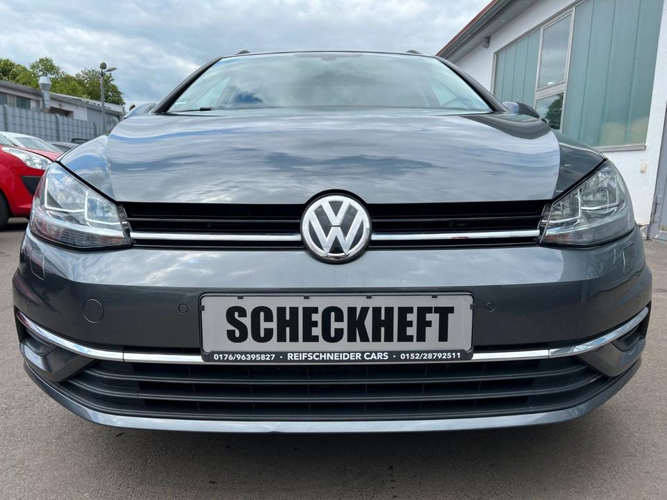 Volkswagen Golf VII Variant Highline*Sitzheizung*LED*PDC* in Schweinfurt