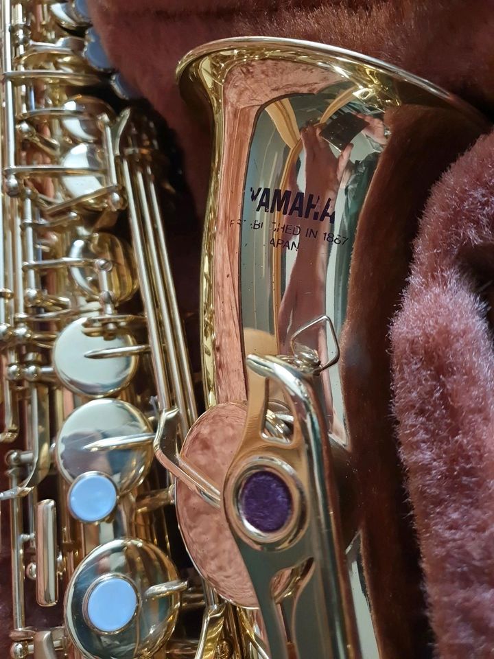 Yamaha Alt Saxophon 32 Purpur Logo in Köln