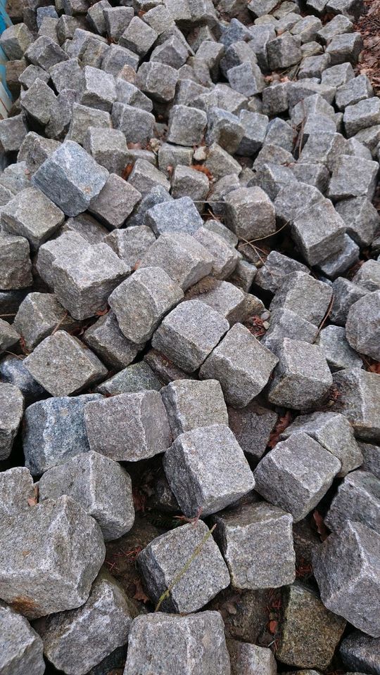 Granitsteine Granitwürfel Bummsköpfe Quadratpflaster in Vollersode