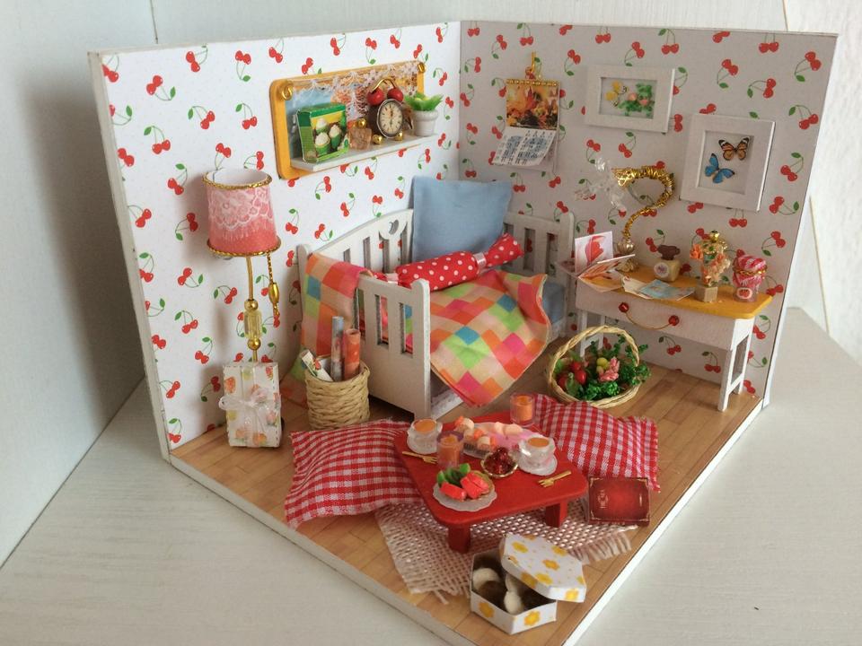 DIY Dollhouse Miniatur Bausatz herbstliches Zimmer mit Licht in Kaiserslautern