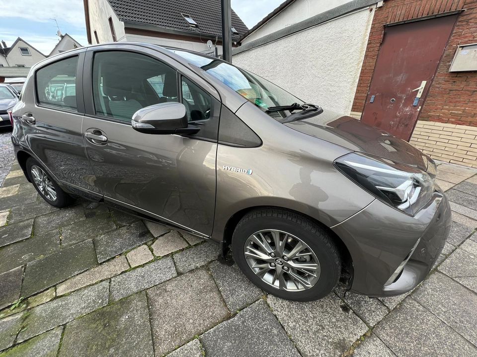 Toyota Yaris Hybrid in Burscheid