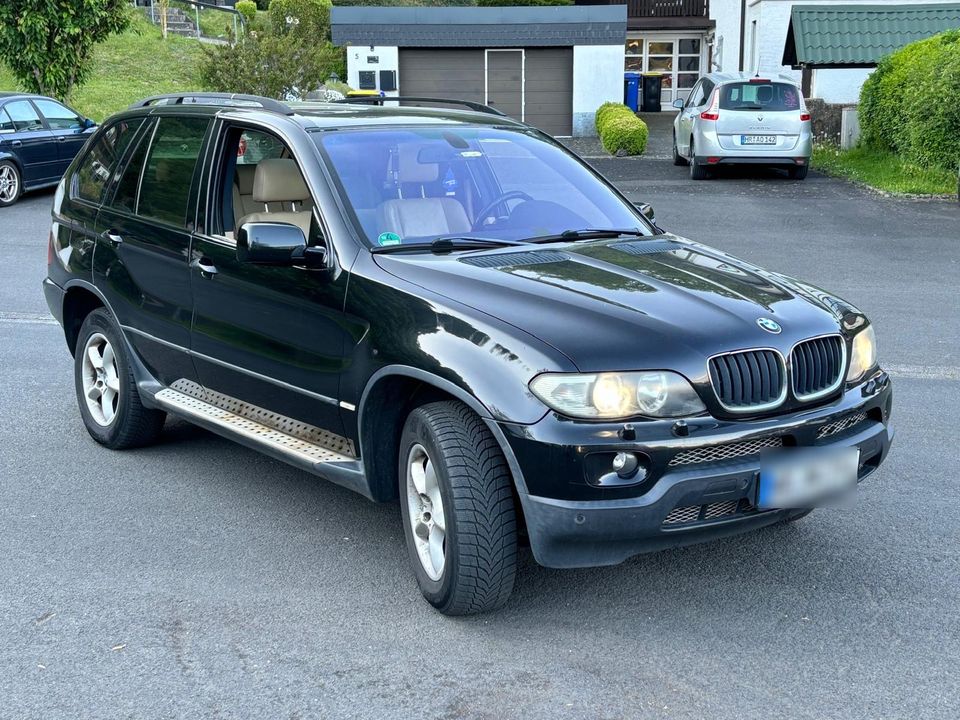 BMW X5 3.0d /4x4/AHK/Pano in Schwalmstadt