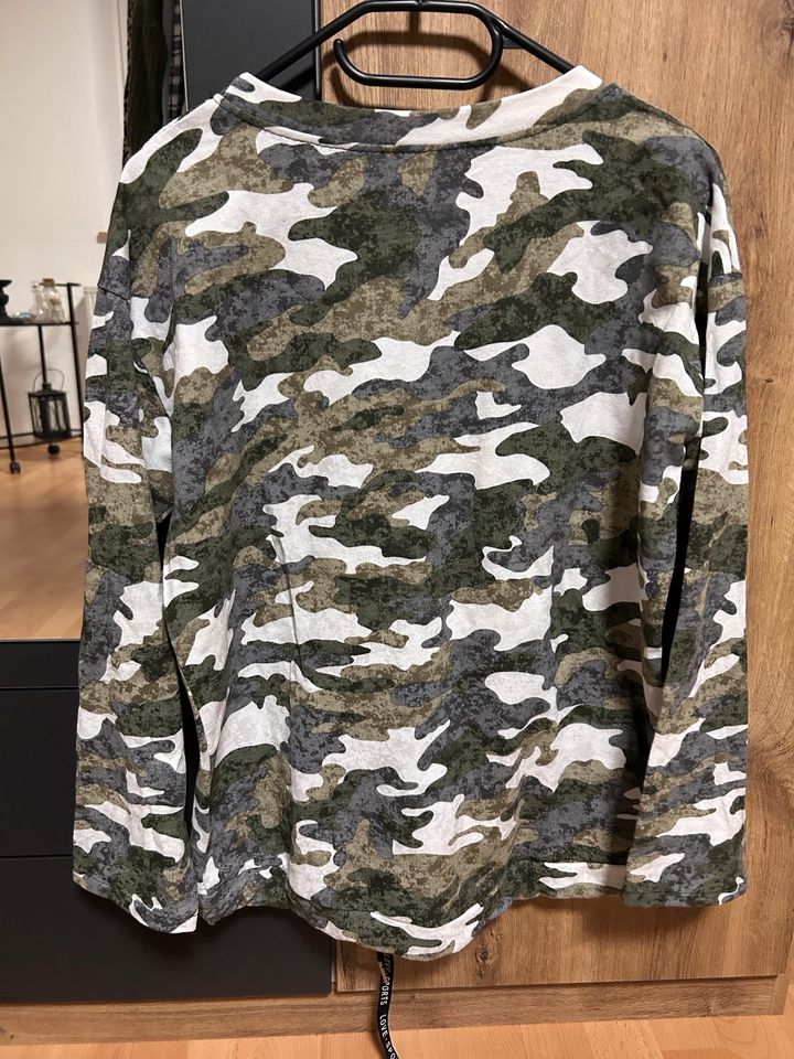 Camouflage Pullover in Gunzenhausen