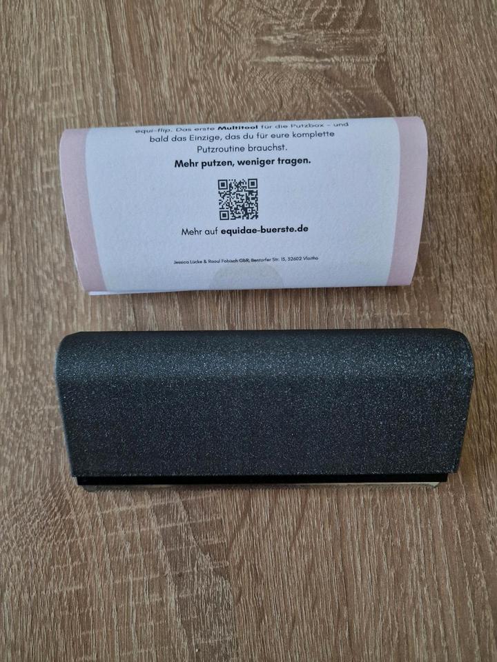 Equi Flip Fellwechselhelfer Fellentferner neu grau/glitzer in Großmehring