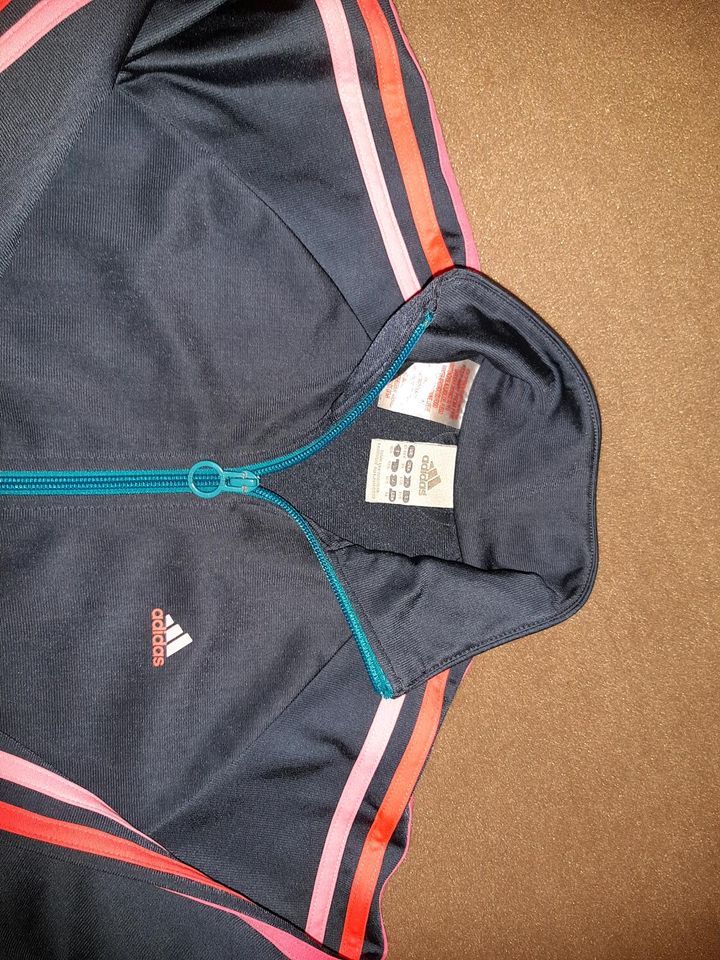 Addidas Sportjacke 164 in Nossen