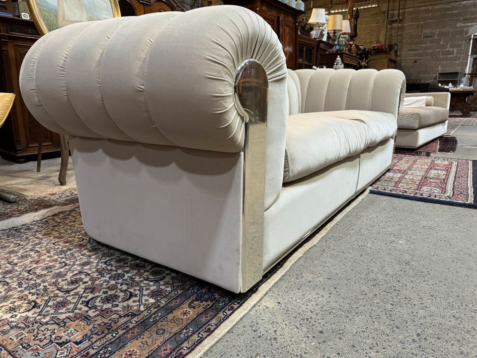 Luxuriöses FENDI Designer Sofa aus Samt / Beige in Taunusstein