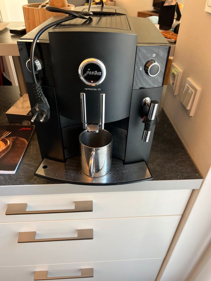 Kaffeevollautomat Jura Impressa C5 in Berlin
