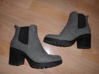 Modische Wildleder Stiefelette - grau - Gr. 38 - mit dicker Sohl Niedersachsen - Twistringen Vorschau