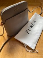 Furla Umhängetasche grau Frankfurt am Main - Bornheim Vorschau