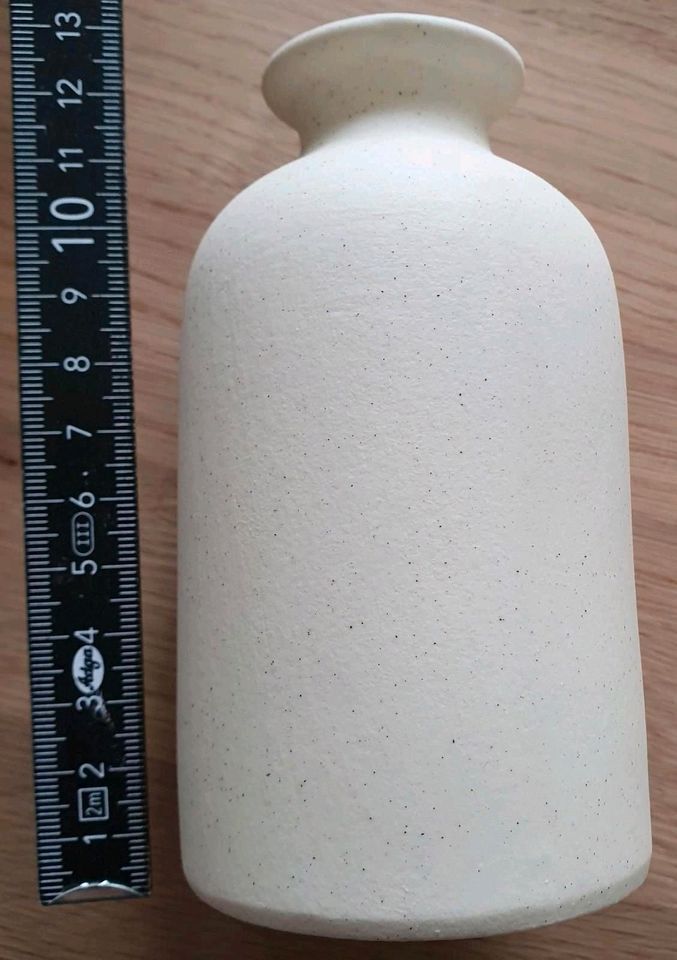 NEU: Beige Keramikvase 12,5 cm hoch in Kochel am See